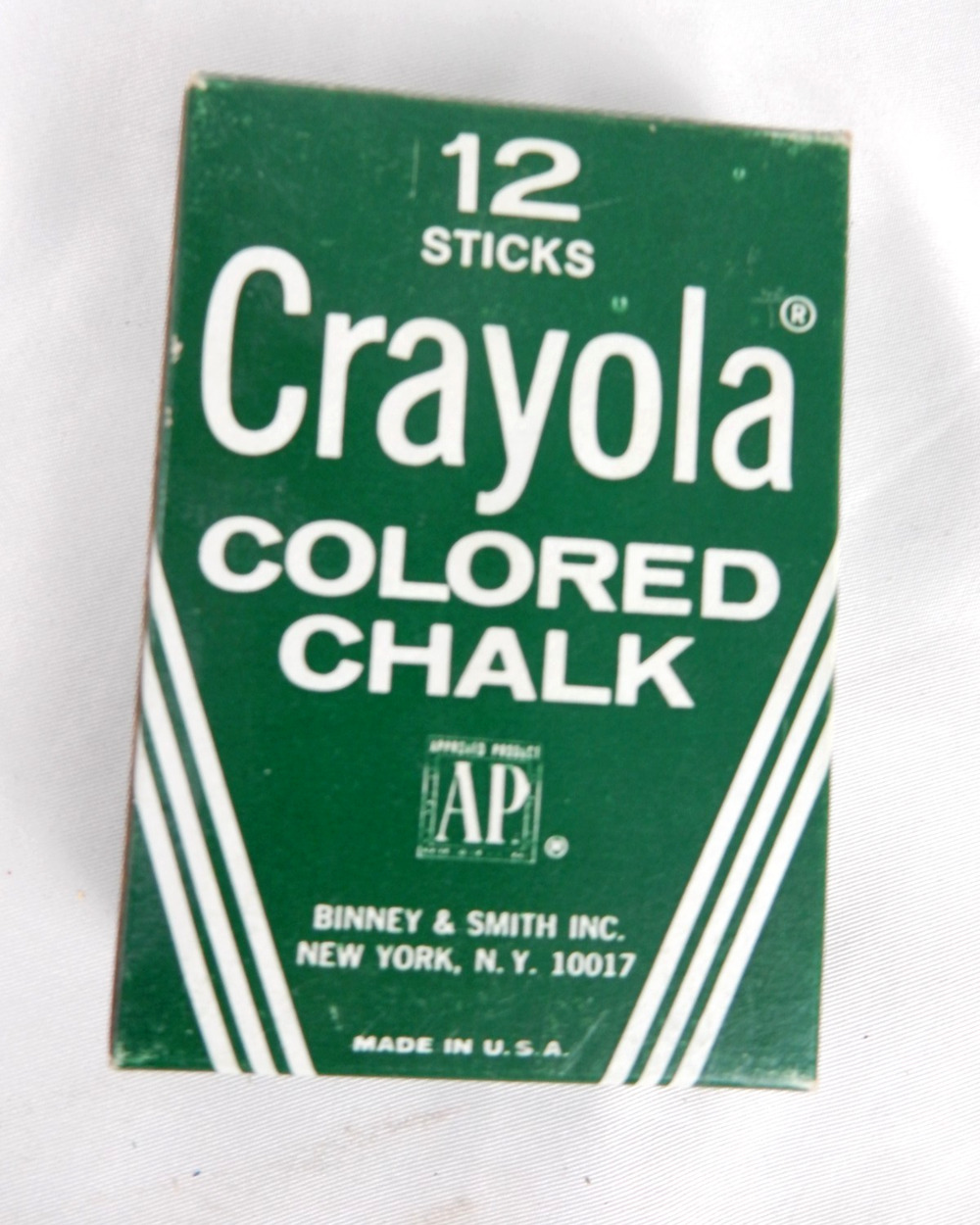 Vintage Crayola Colored Chalk No 816 Green Box Binney & Smith 10/12 8 Cracked